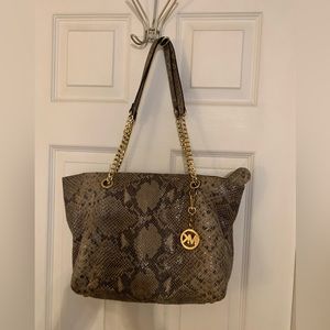 Beautiful leopard  Purse MK good condition